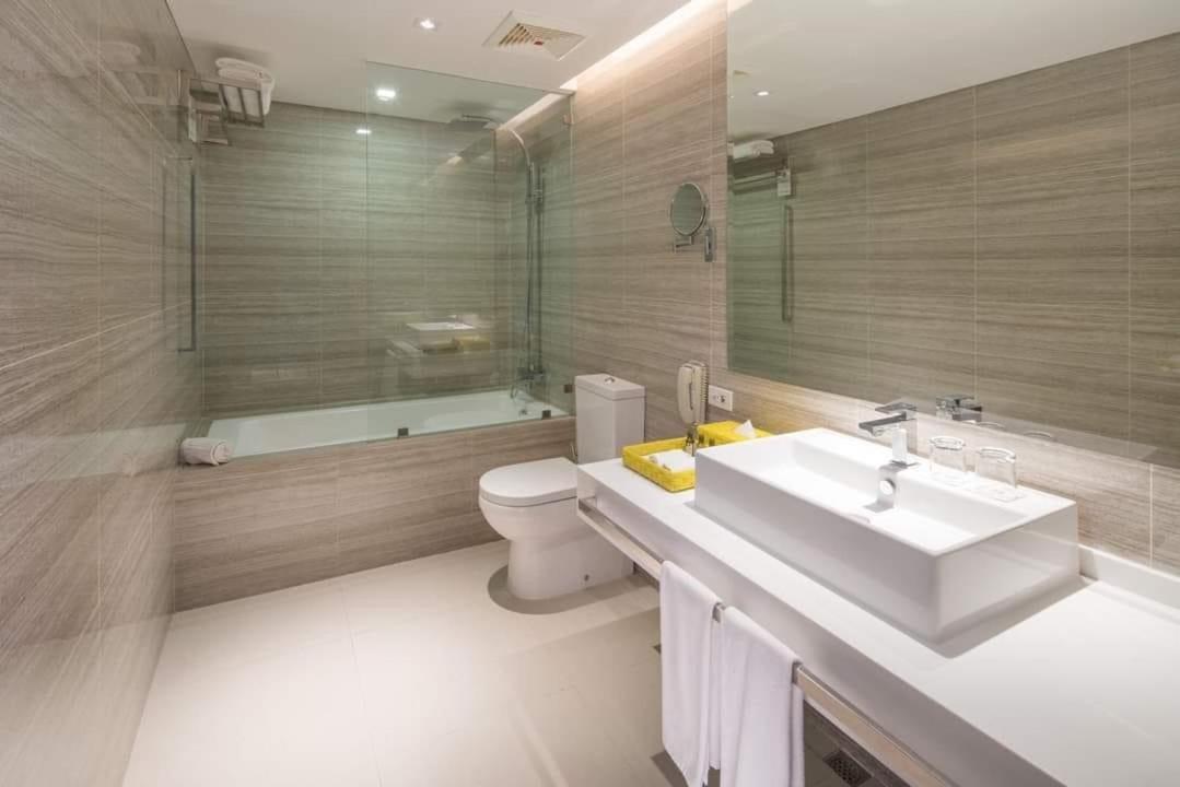 Astoria Current Boracay Hotel Aklan Exterior photo